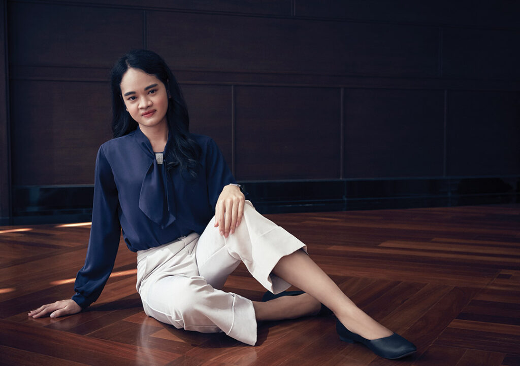 ดิว-ศิรธันย์ สิทธิธัญวัฒน์ นักการทูตปฏิบัติการข้ามเพศคนแรกของประเทศไทย