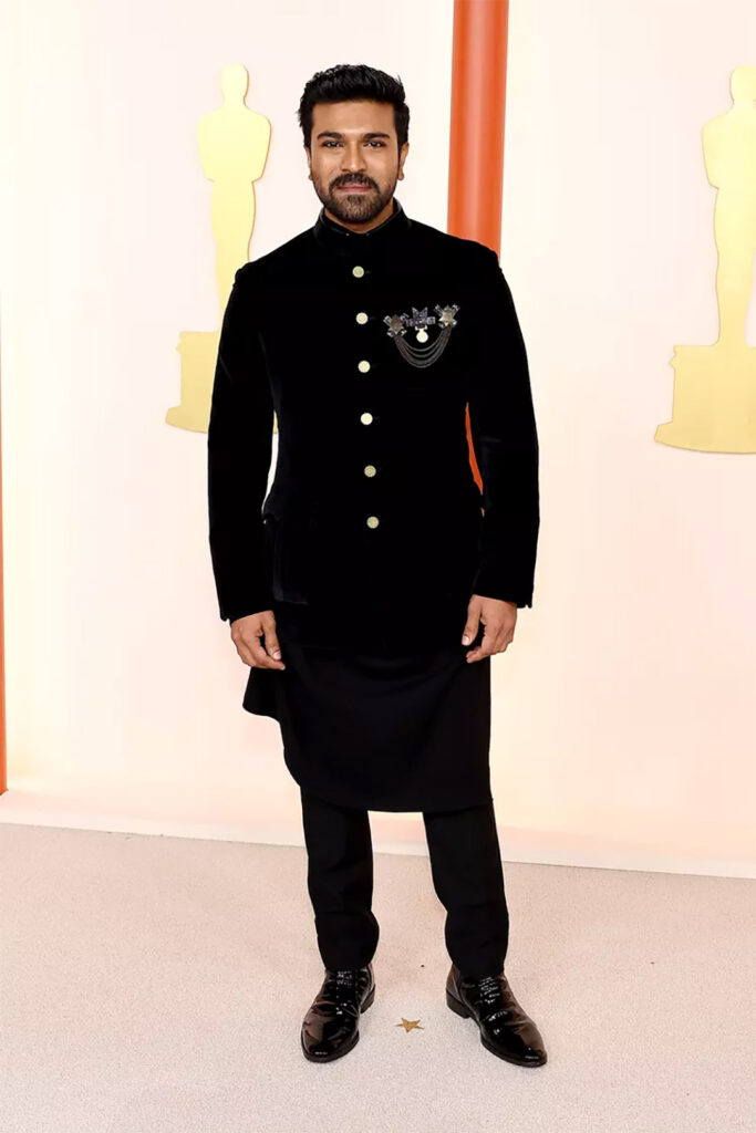 Ram Charan มาในแจ็กเก็ตสไตล์ทหารจาก Shantanu & Nikhil