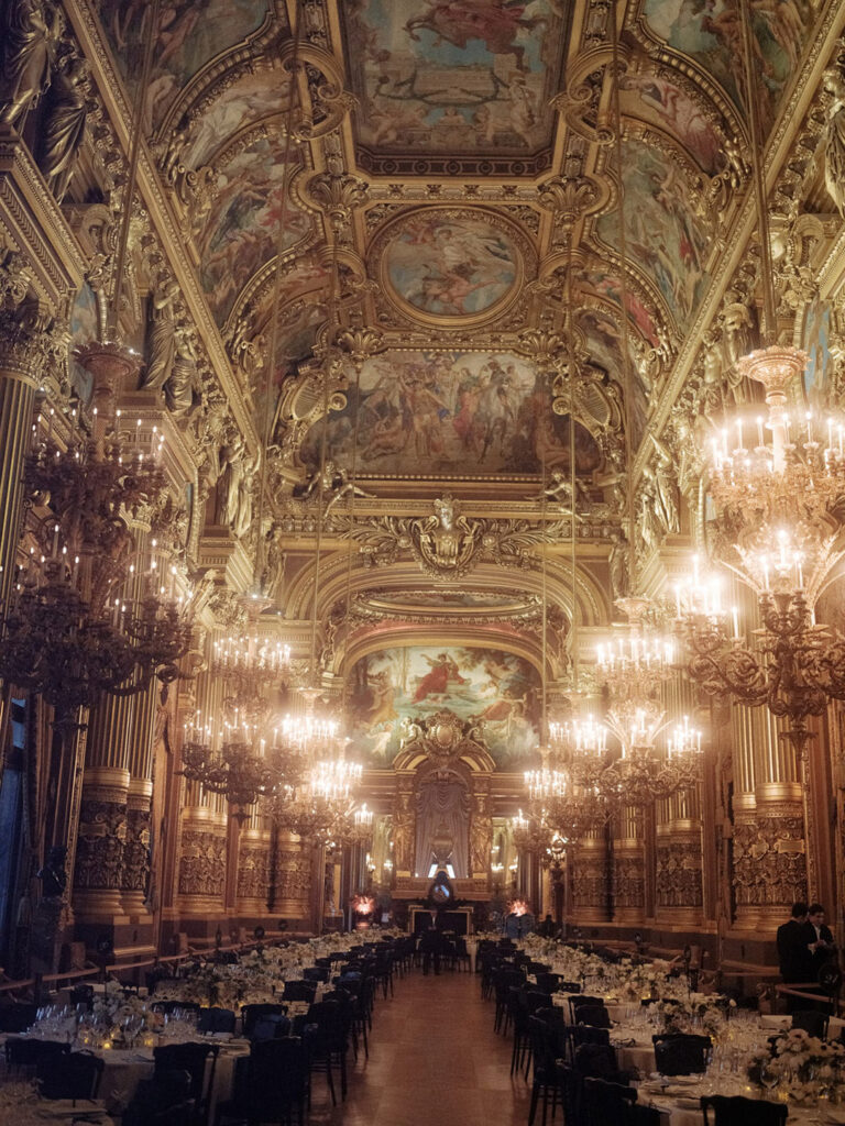 ดินเนอร์ที่โรงละคร Palais Garnier