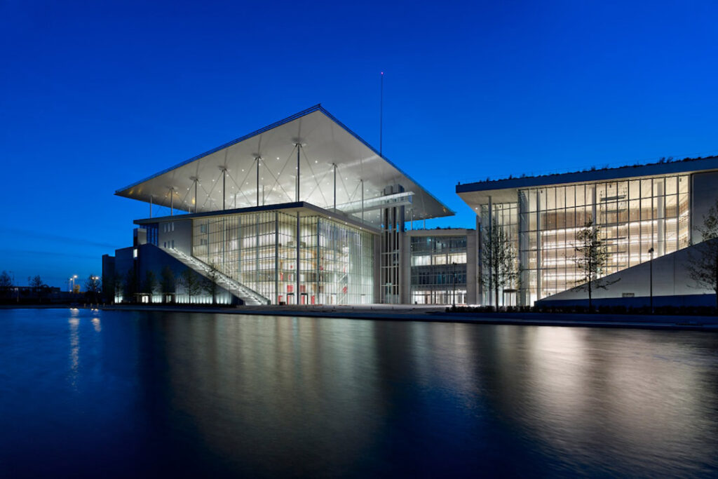 1 ในสถานที่จัดเทศกาล Rolex Arts Festival:THE GREEK NATIONAL OPERA AND THE NATIONAL LIBRARY OF GREECE