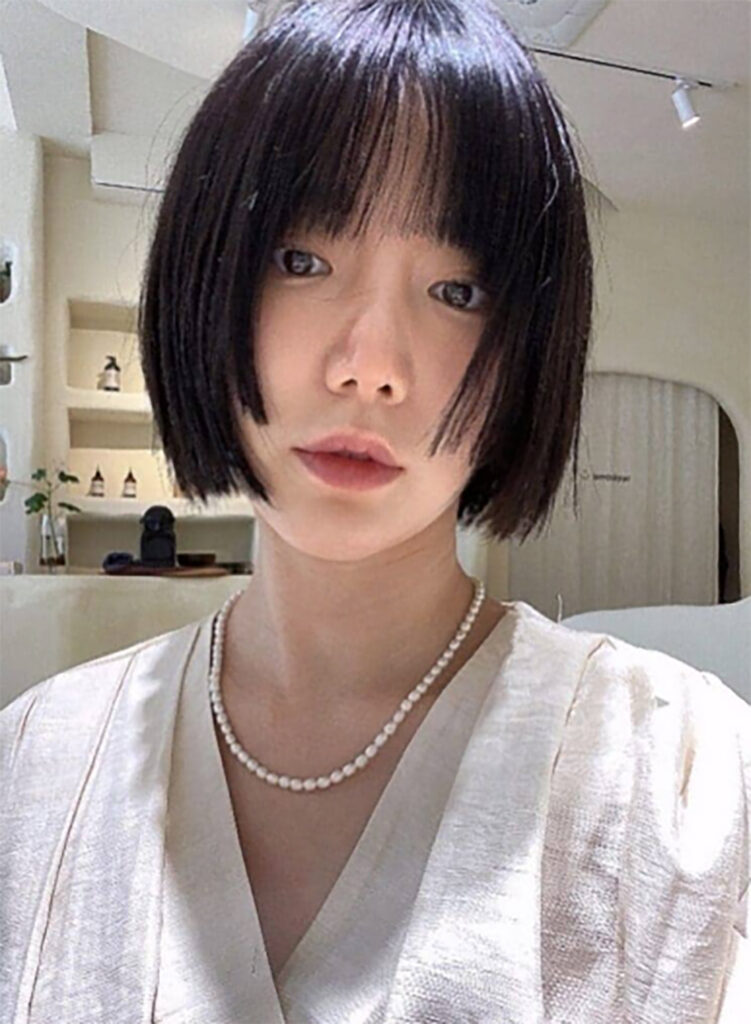 Short Hime Haircut -ฮิเมะคัตแบบบ๊อบหน้าม้าที่มีการเล่นเลเยอร์บริเวณข้างแก้ม